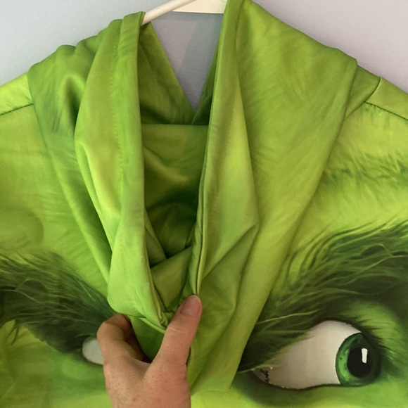 The Grinch hoodie. New with out tags. CUTE!! - Picture 6 of 6